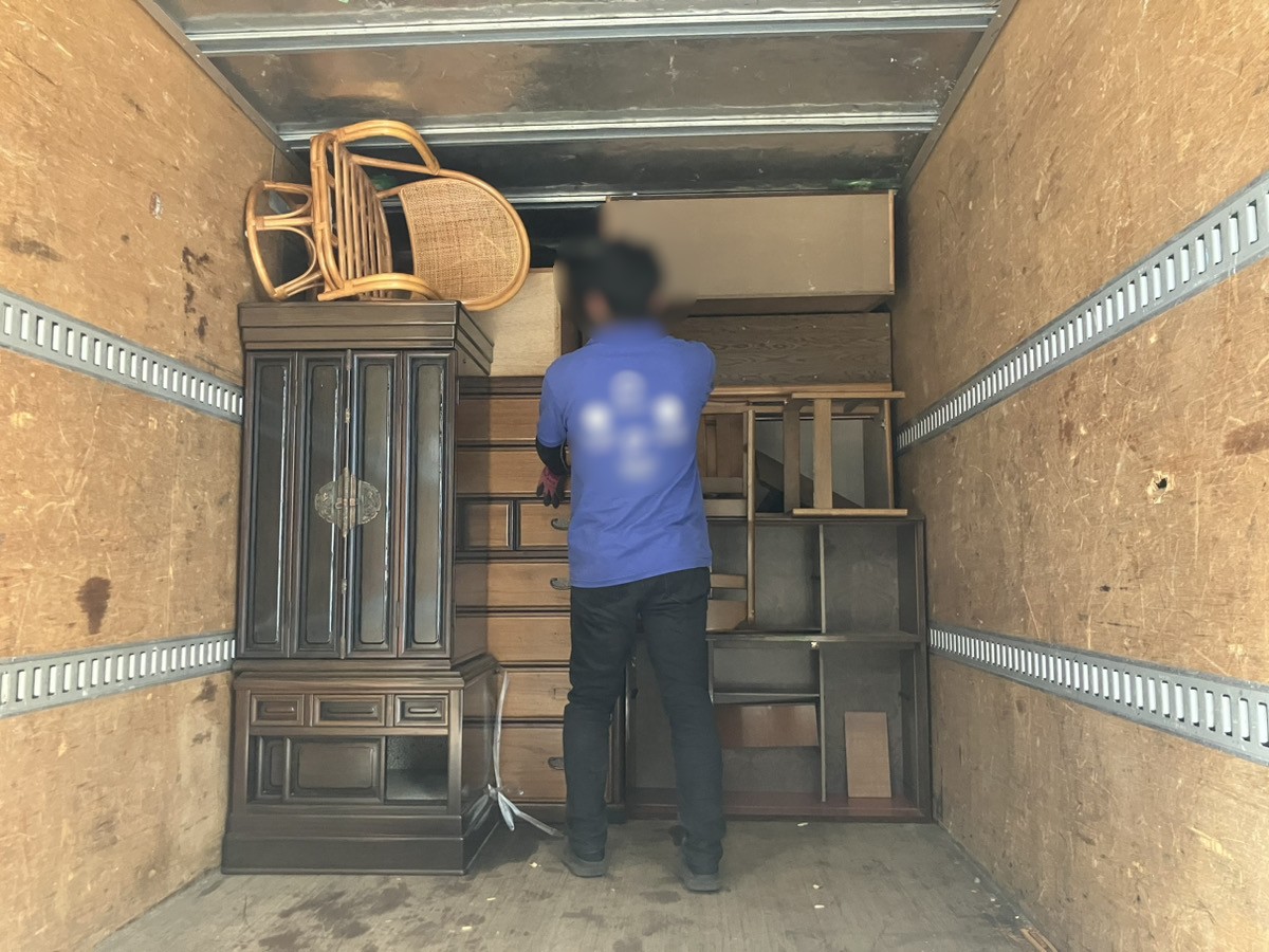 「2DKの団地のお部屋からタンスやクローゼットなどを片付けました」作業事例写真